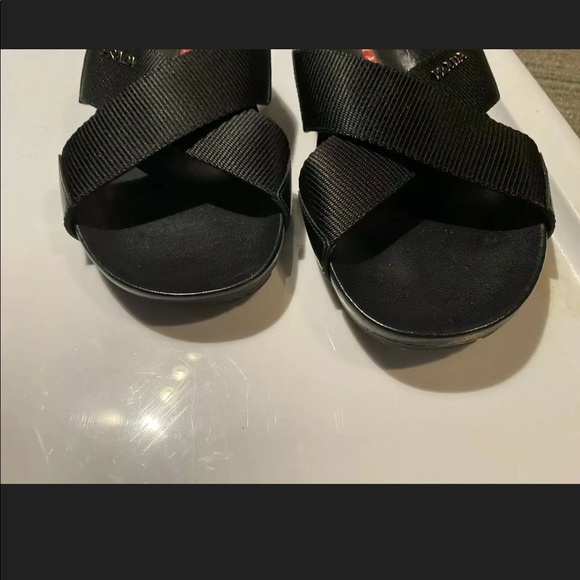 Prada men’s NWOT, leather & Nylon mens us size 6 - Picture 3 of 5